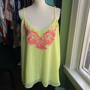 Women's Torrid Tank Top Size 4 Yellow with Pink Embroidery